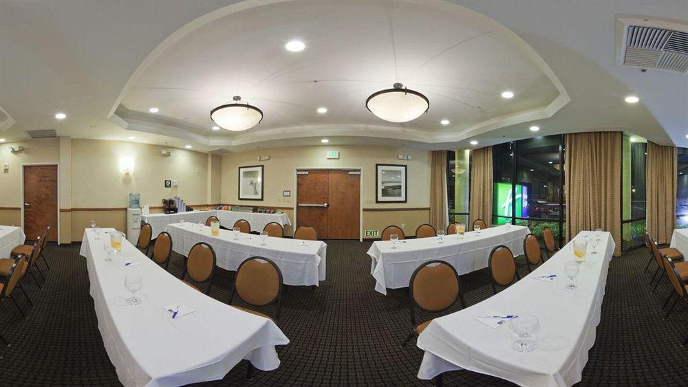 Holiday Inn Express Newport Beach By Ihg Exterior photo