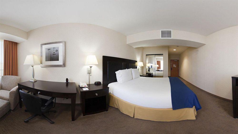 Holiday Inn Express Newport Beach By Ihg Exterior photo