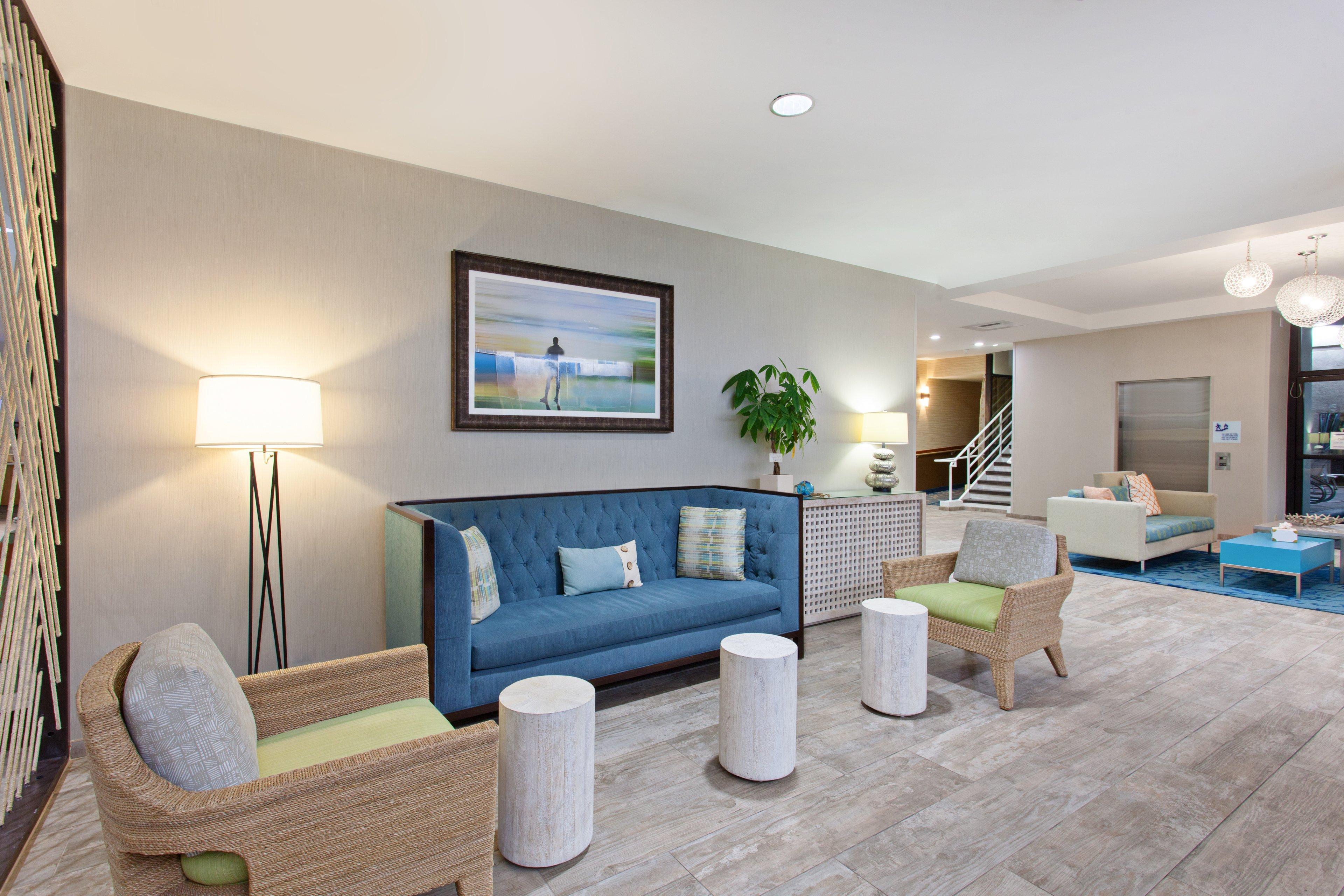 Holiday Inn Express Newport Beach By Ihg Exterior photo