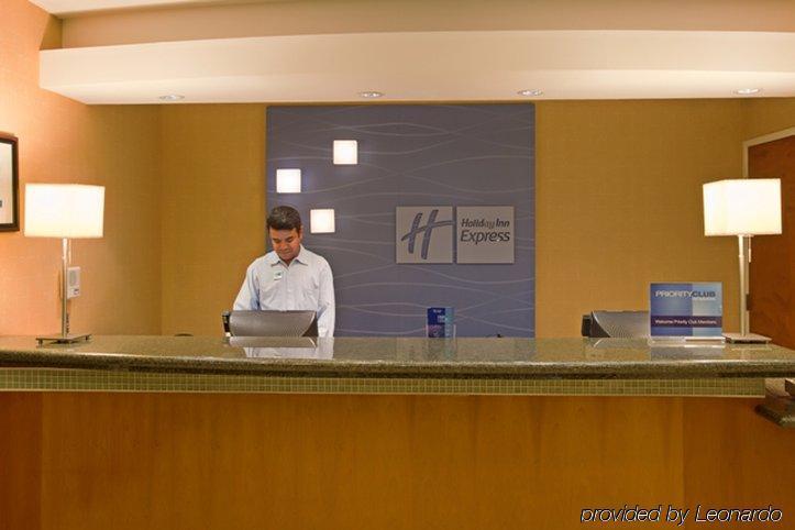 Holiday Inn Express Newport Beach By Ihg Interior photo