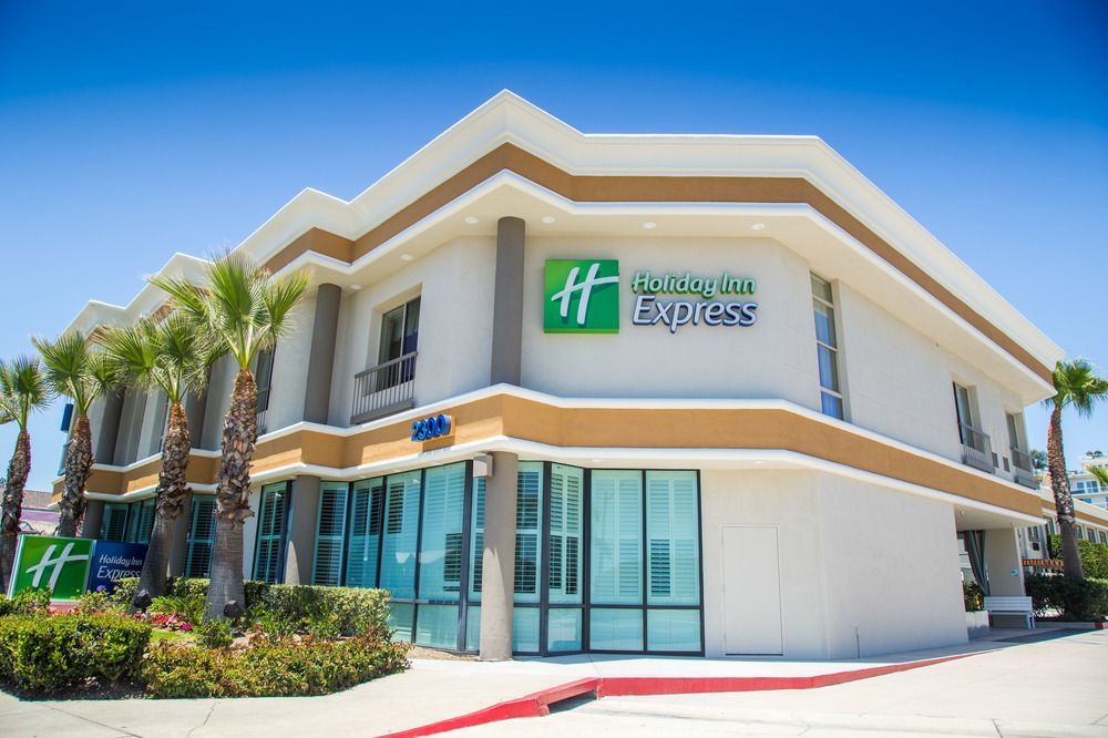 Holiday Inn Express Newport Beach By Ihg Exterior photo