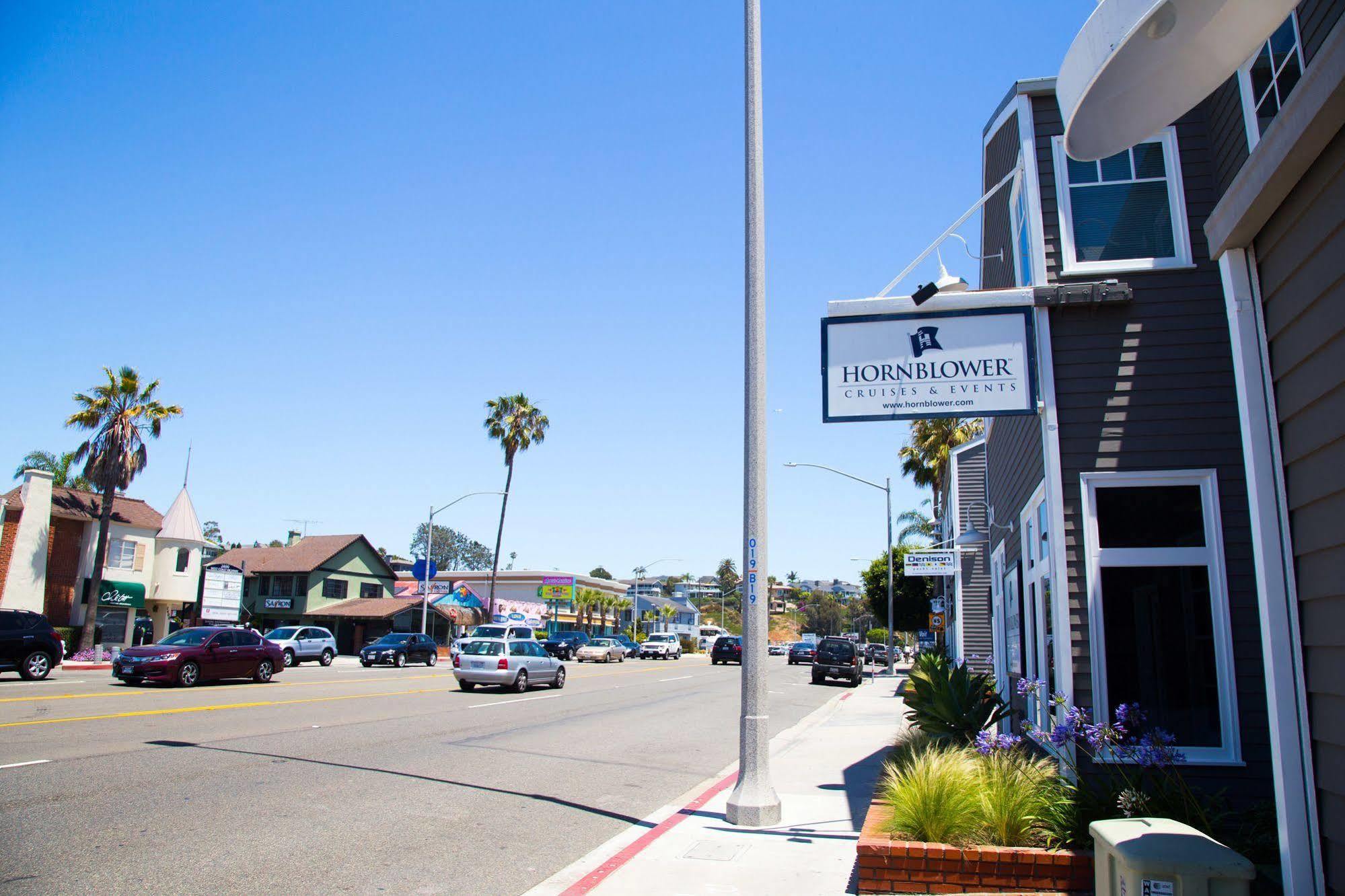 Holiday Inn Express Newport Beach By Ihg Exterior photo